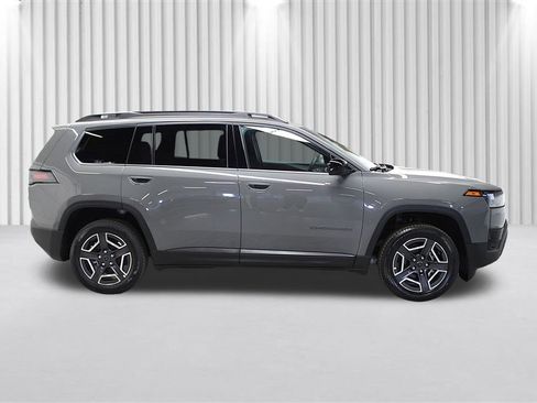 New 2026 Jeep Cherokee Laredo AWD/4WD image 2