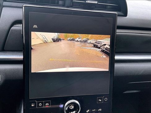 Used 2025 GMC Terrain Elevation w/ Elevation Premium Package image 9