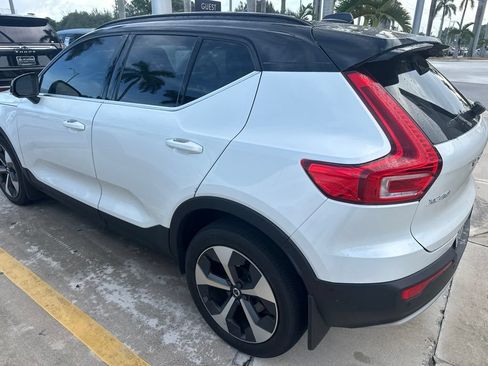 Used 2023 Volvo XC40 B5 Plus w/ Driver Assist Package AWD/4WD image 7