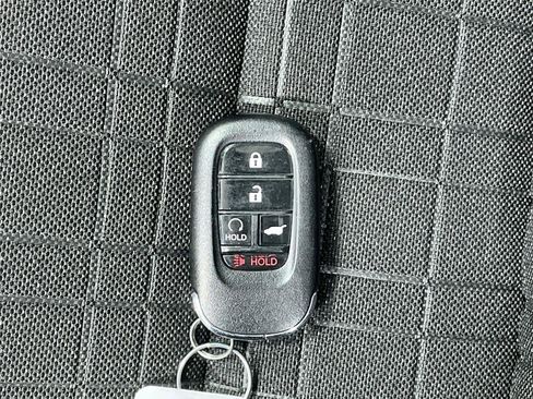 Certified 2024 Honda HR-V Sport image 31