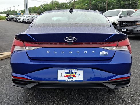 Used 2021 Hyundai Elantra SEL FWD image 5