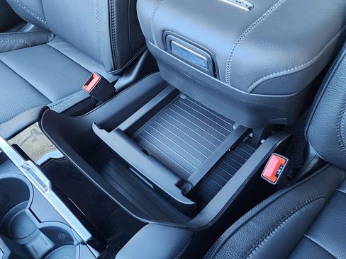 New 2026 GMC Yukon XL Denali w/ Denali Reserve Package image 40