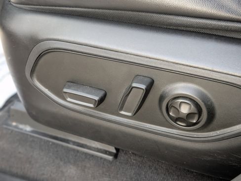 Used 2021 Jeep Grand Cherokee L Limited image 38