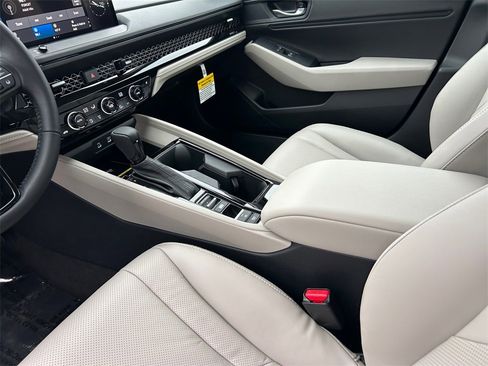 New 2025 Honda Accord EX-L image 11