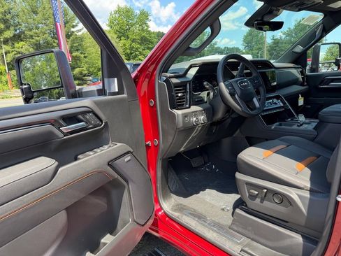 New 2026 GMC Sierra 2500 AT4 w/ AT4 Premium Plus Package AWD/4WD image 17