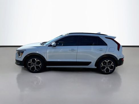 Used 2023 Kia Niro EX Touring FWD image 4