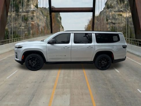 New 2026 Jeep Grand Wagoneer L Limited AWD/4WD image 5