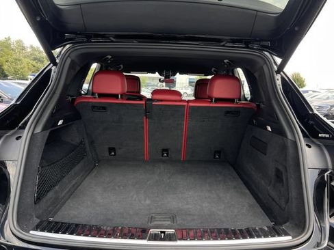 Used 2022 Porsche Cayenne AWD/4WD image 29
