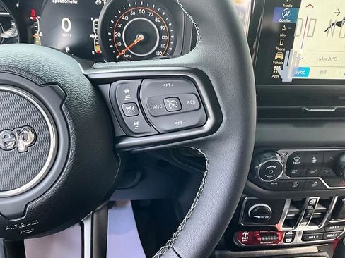New 2026 Jeep Wrangler Unlimited Rubicon AWD/4WD image 29