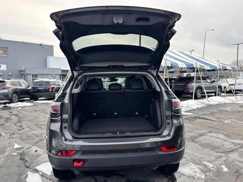 Used 2022 Jeep Compass Trailhawk w/ Trailhawk Elite Group image 18