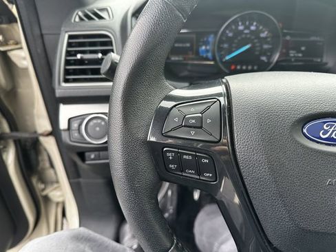 Certified 2018 Ford Explorer XLT w/ Equipment Group 202A image 28