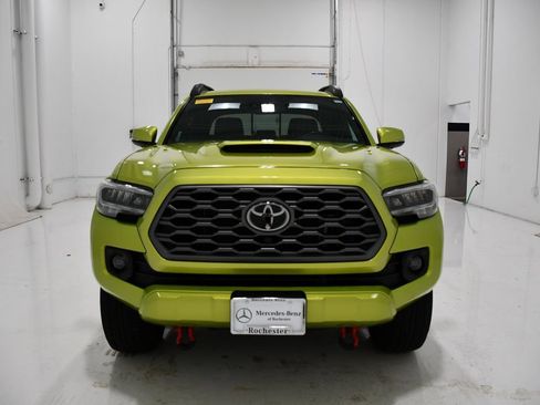 Used 2023 Toyota Tacoma TRD Sport w/ TRD Premium Sport Package AWD/4WD image 2