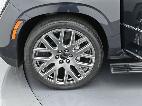 Used 2025 GMC Yukon XL Denali Ultimate w/ LPO, Floor Liner Package image 43