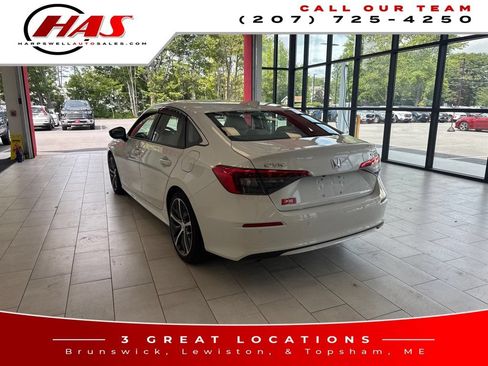 Used 2023 Honda Civic Touring image 3