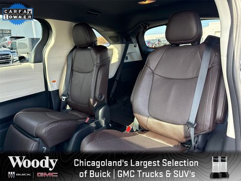 Used 2023 Toyota Sienna Platinum image 30