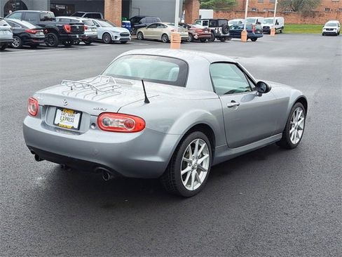 Used 2009 MAZDA MX-5 Miata Touring image 5