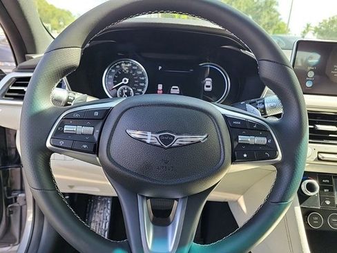 Used 2025 Genesis G70 2.5T image 19