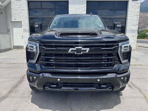 Used 2025 Chevrolet Silverado 3500 LTZ w/ LTZ Plus Package AWD/4WD image 6
