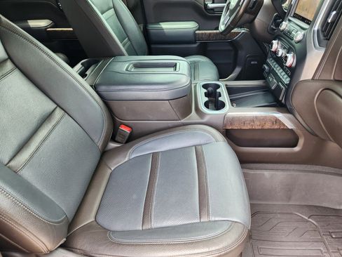 Used 2019 GMC Sierra 1500 Denali w/ Denali Ultimate Package AWD/4WD image 12