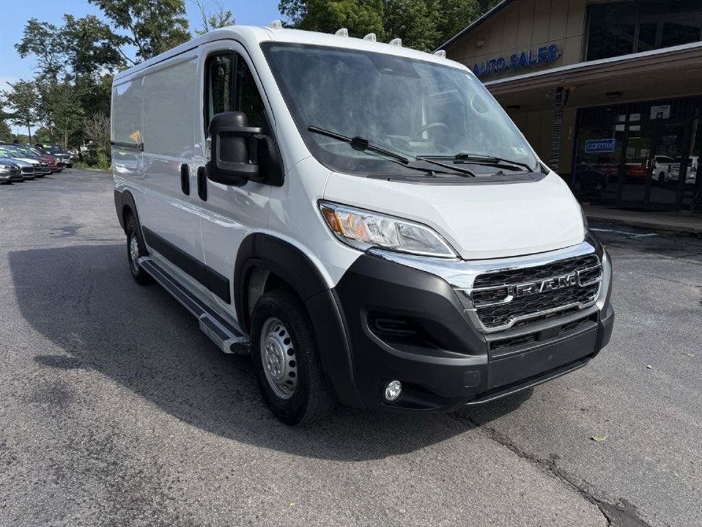 Used 2025 RAM ProMaster 2500 w/ U-Haul Equipment Group FWD image 1