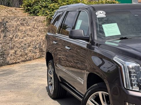 Used 2015 Cadillac Escalade Premium AWD/4WD image 5