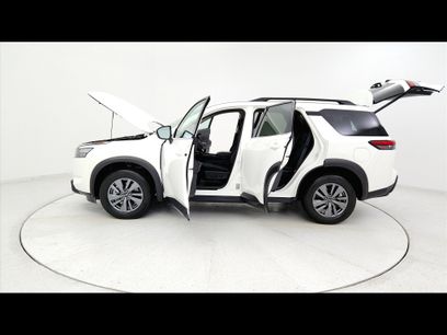 Used 2025 Nissan Pathfinder SV