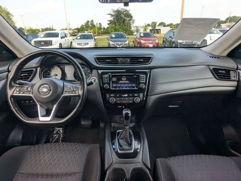 Used 2019 Nissan Rogue SV FWD image 16