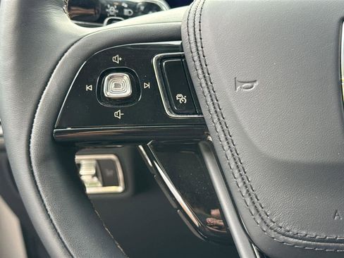 Used 2025 Lincoln Aviator Reserve w/ Illumination Package image 19