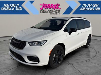 New 2026 Chrysler Pacifica Limited w/ S Appearance Package