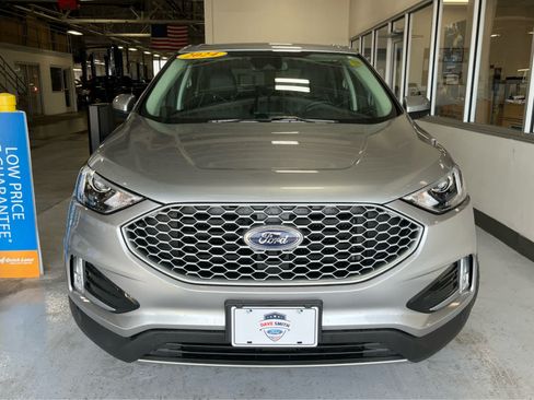 Certified 2024 Ford Edge SEL w/ Convenience Package AWD/4WD image 3