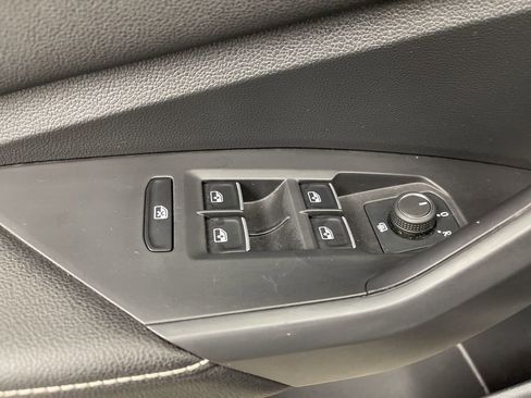 Used 2025 Volkswagen Jetta Sport image 22