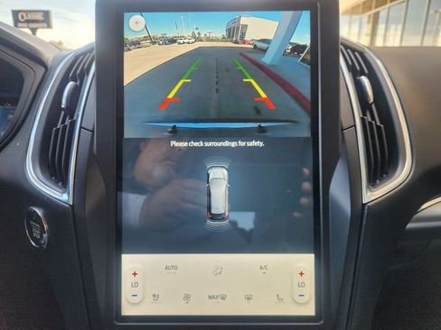 Used 2024 Ford Edge Titanium image 17