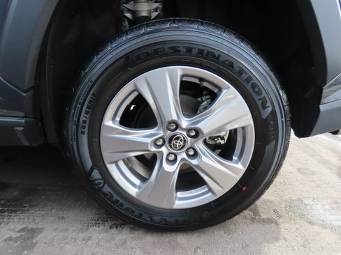 Used 2025 Toyota RAV4 XLE image 39