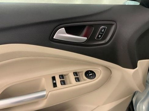 Used 2013 Ford C-MAX SE FWD image 25