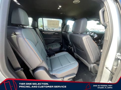 New 2026 GMC Acadia AT4 w/ Luxury Package AWD/4WD image 19