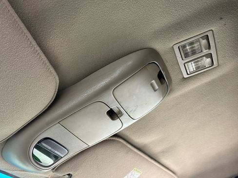 Used 2002 Ford E-350 and Econoline 350 Van image 46