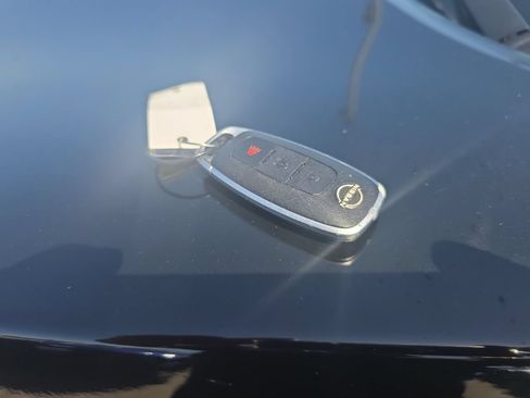 Used 2024 Nissan Rogue S AWD/4WD image 27