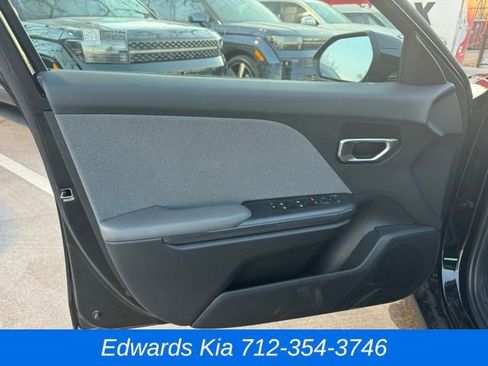 New 2025 Kia K4 EX image 18