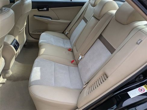 Used 2012 Toyota Camry XLE w/ Leather Pkg image 27