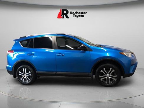 Used 2017 Toyota RAV4 LE w/ Carpet Mat Package image 4