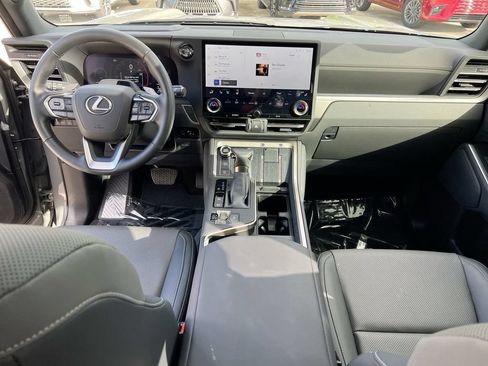 Used 2025 Lexus GX 550 w/ Cold Area Package AWD/4WD image 21
