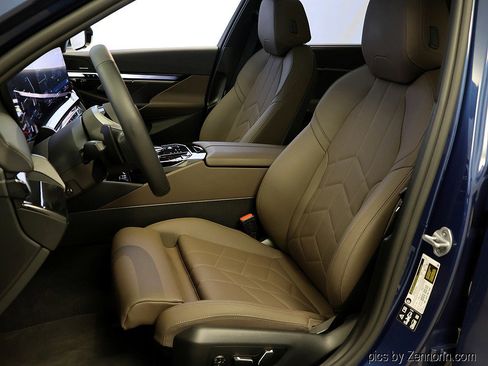 Certified 2025 BMW 540i xDrive image 10