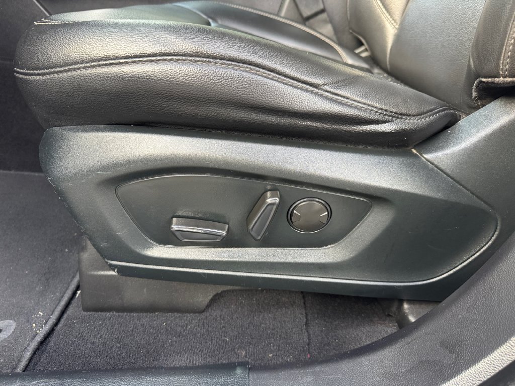 Used 2020 Ford Explorer XLT w/ Equipment Group 202A RWD image 34