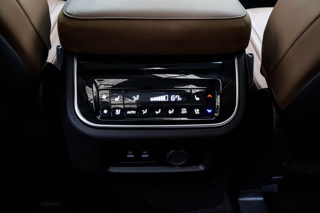 Used 2025 INFINITI QX80 Sensory AWD/4WD image 28