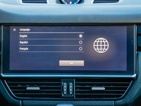 Used 2023 Porsche Cayenne Platinum Edition image 15