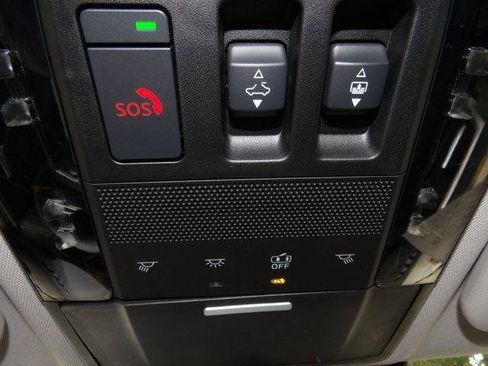 New 2025 Mitsubishi Outlander SE image 28