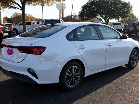 Used 2024 Kia Forte LXS image 10