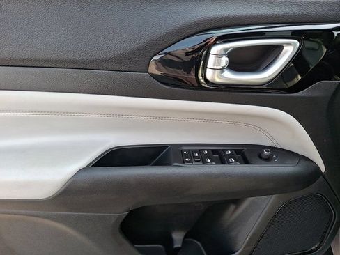 Certified 2023 Jeep Compass Limited AWD/4WD image 16