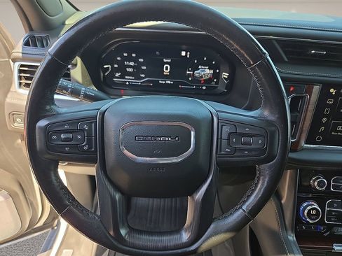 Used 2023 GMC Yukon Denali Ultimate AWD/4WD image 16