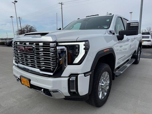 Used 2024 GMC Sierra 2500 Denali w/ Technology Package image 8